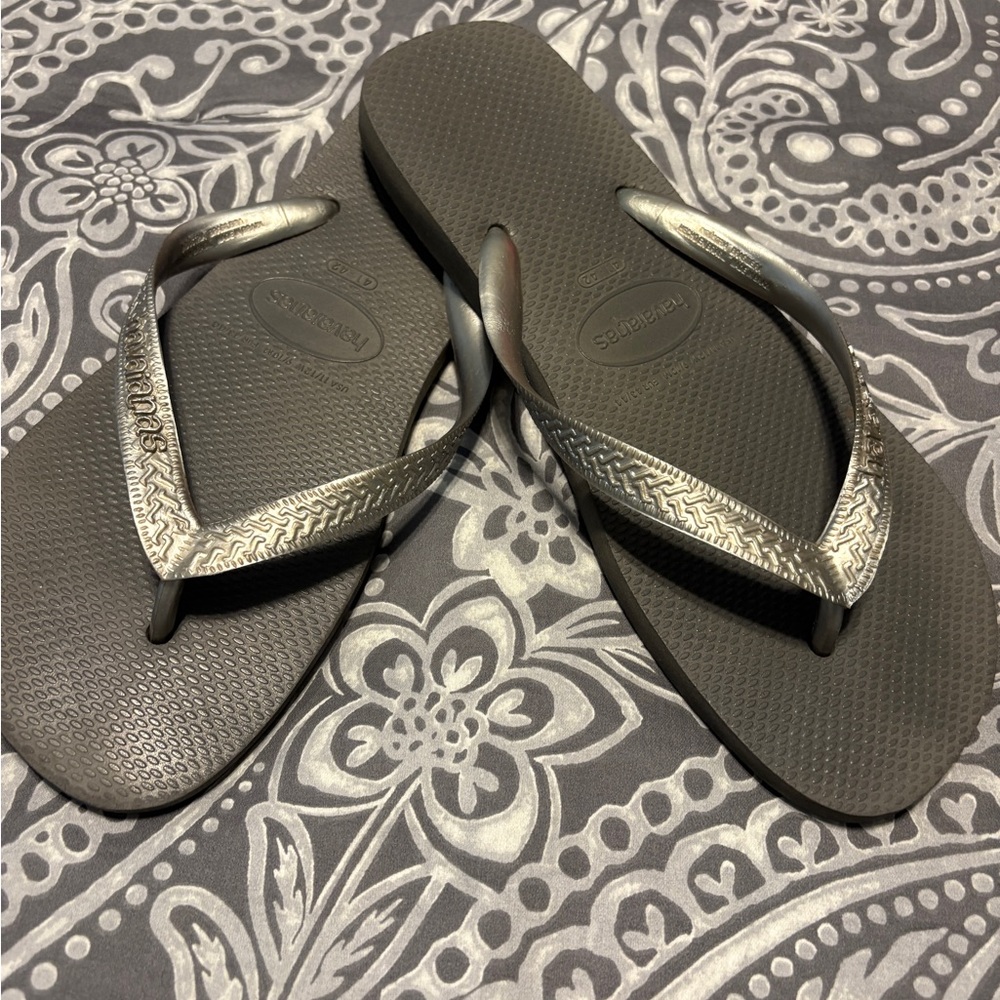 Havaianas Charcoal and Metallic Flip Flops